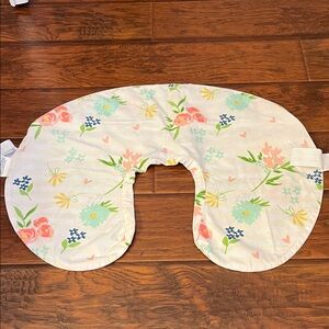 ⭐️⭐️PICK 5 / $20 BOPPY Floral Nursing Pillow Cover